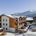 Tauern Mitterwirt 222 아파트 *
